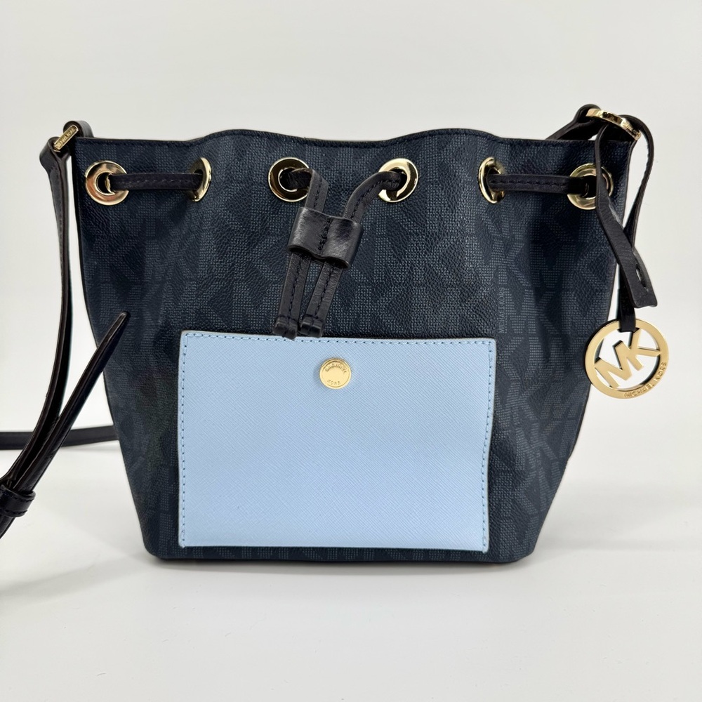 Michael Kors Greenwich Small Bucket Bag Crossbody Handbag In Blue EUC $298 - Picture 2 of 12